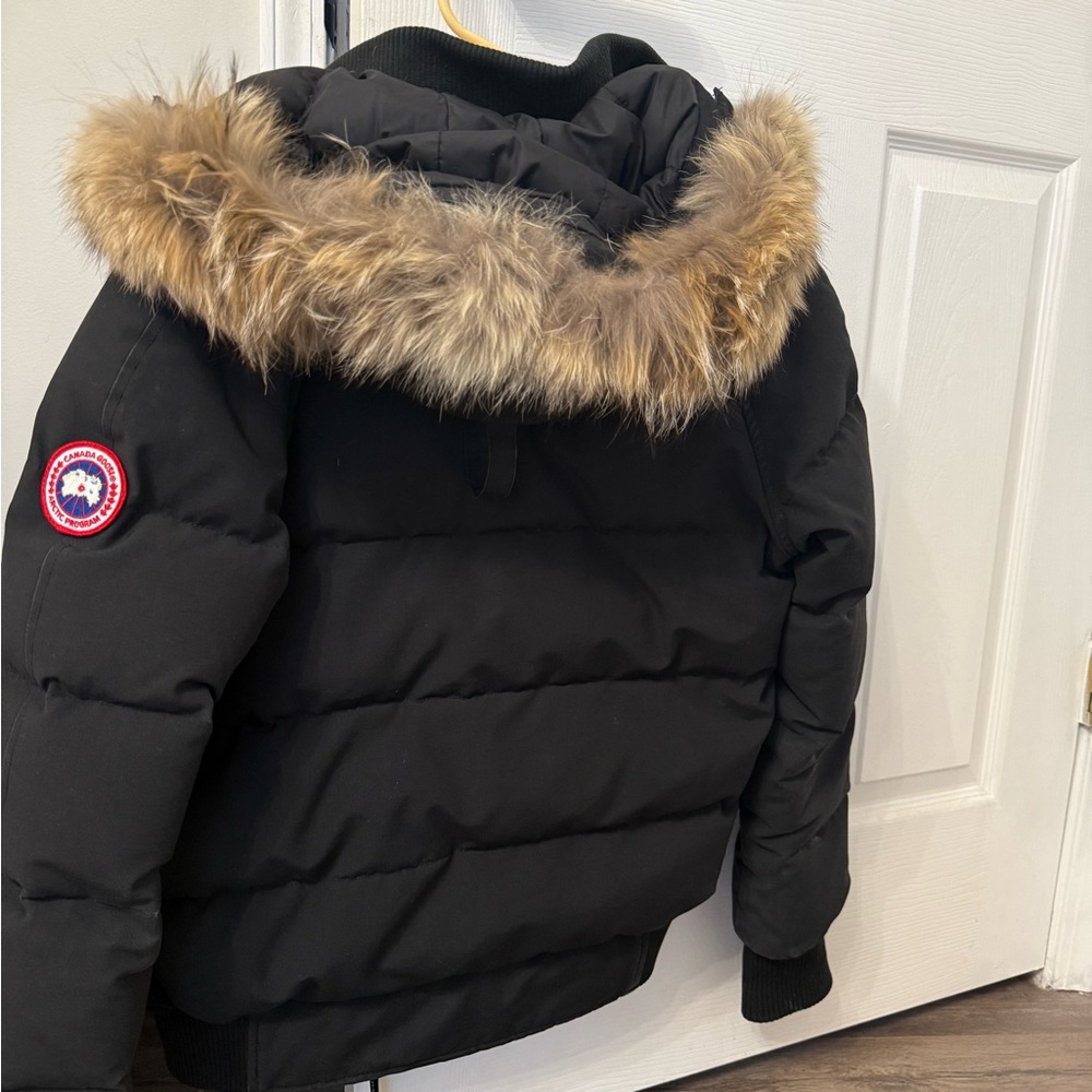 Authentic Canada Goose Black bomber puffer with Fur Hood - Picture 4 of 5